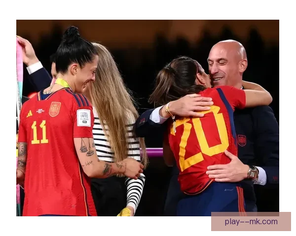 卢比亚莱斯因强吻风波辞去西班牙足协主席职务引发广泛关注 卢比亚莱斯因强吻风波辞去西班牙足协主席职务引发广泛关注